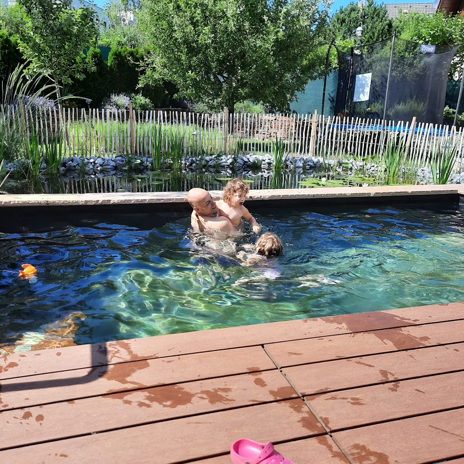 Freude am Naturpool Badespaß im Kombiteich